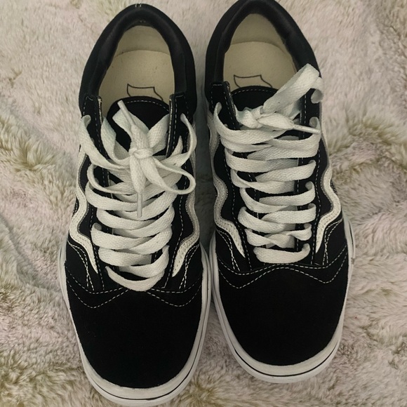 MSCHF X Tyga wavy shoes - Picture 3 of 4